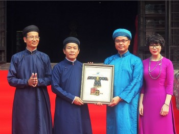 Sunshine Group hiến tặng cổ vật và chiến lược đồng hành với Huế phát triển văn hoá di sản