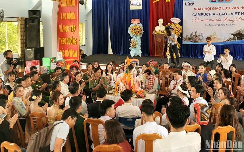 Kon Tum: Tổ chức Ngày hội Tết cổ truyền Campuchia-Lào-Việt Nam ảnh 1