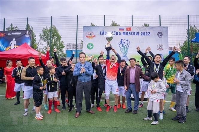 Giải bóng đá Lão tướng Moskva tăng gắn kết người Việt tại Nga | Người Việt bốn phương | Vietnam+ (VietnamPlus)