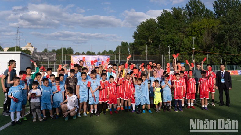 Bóng đá cộng đồng - Niềm tự hào của người Việt tại Nga ảnh 1