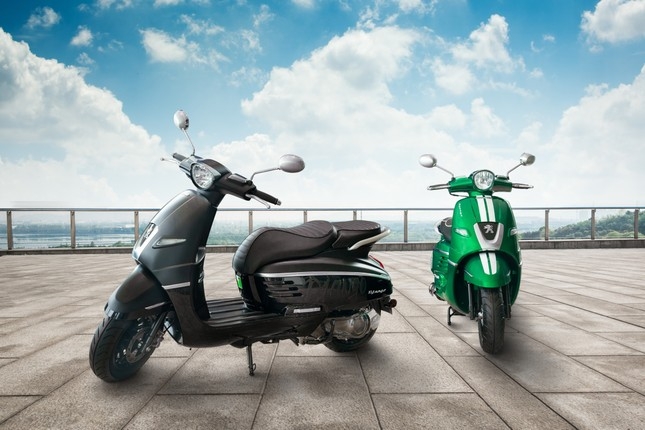 Thaco Auto bổ sung 2 màu mới cho dòng xe Peugeot Django: xanh Racing Green và đen nhám Mad/Ink Black
