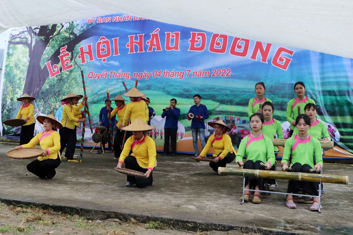 Dac sac le hoi hau Doong cua dong bao dan toc giay lai chau hinh anh 2