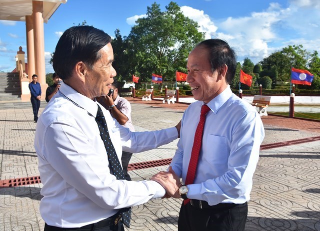 Vun đắp mối quan hệ hữu nghị vĩ đại Việt Nam - Lào mãi mãi xanh tươi, đời đời bền vững