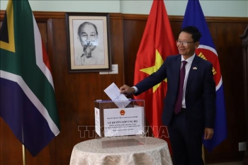 Người Việt tại Nam Phi quyên góp đóng xuồng tặng huyện đảo Trường Sa và Nhà giàn DK1