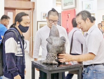 TP.HCM: Triển lãm mỹ thuật tình hữu nghị Việt-Ấn gây quỹ cho người bị ảnh hưởng bởi COVID-19 TP.HCM: Triển lãm mỹ thuật tình hữu nghị Việt-Ấn gây quỹ cho người bị ảnh hưởng bởi COVID-19