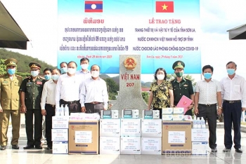 son la vun dap tinh doan ket huu nghi dac biet voi tinh hua phan va luong pha bang lao