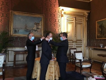 Đại sứ Nguyễn Thiệp được trao tặng Huân chương Bắc đẩu Bội tinh của Tổng thống Pháp
