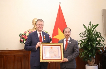Đại sứ Hoa Kỳ Daniel Kritenbrink nhận Huân chương Hữu nghị của Chủ tịch nước