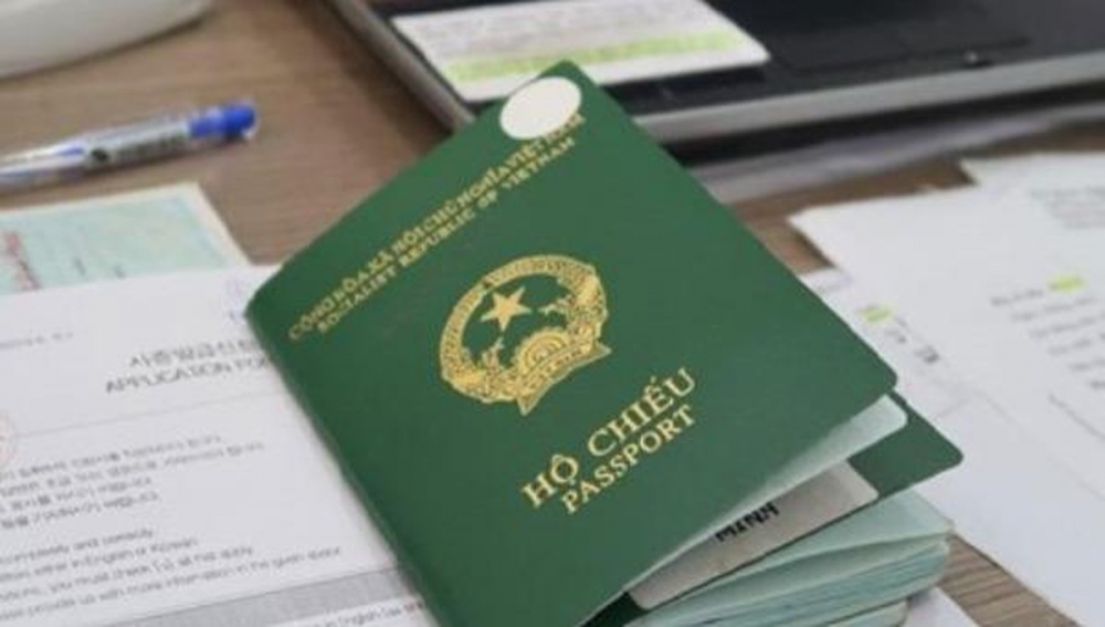 Xác định người có quốc tịch Việt Nam và điều kiện được nhập quốc tịch Việt Nam
