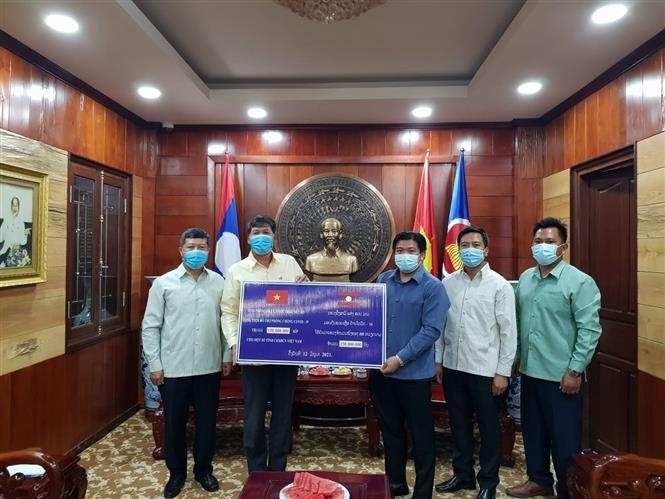 Nhiều địa phương Lào tiếp tục hỗ trợ Việt Nam ứng phó với dịch COVID-19