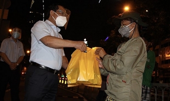 bo lao dong huong dan ho tro khan cap cho nguoi dan cac noi gian cach