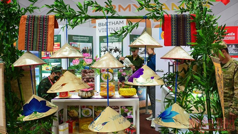 Gian nhà hữu nghị của Việt Nam tại triển lãm Đội quân văn hóa, Army Games 2021 thu hút bạn bè quốc tế