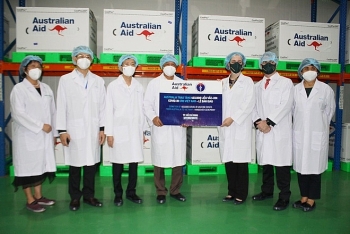 TP.HCM tiếp nhận lô vaccine đầu tiên trong 1,5 triệu liều vaccine mà Australia cam kết hỗ trợ Việt Nam TP.HCM tiếp nhận lô vaccine đầu tiên trong 1,5 triệu liều vaccine mà Australia cam kết hỗ trợ Việt Nam