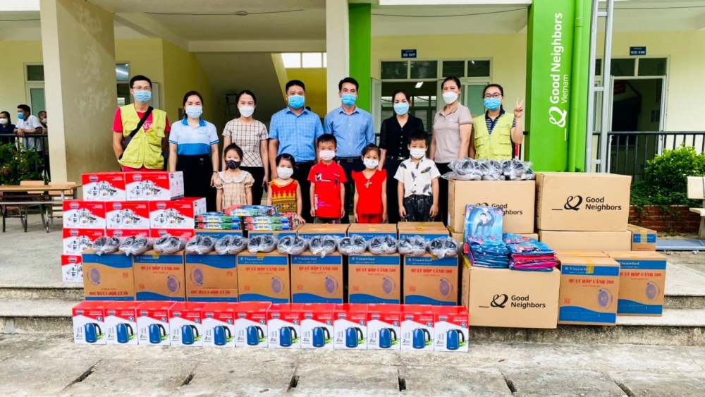 GNI trao quà cho gần 4.000 trẻ em Tuyên Quang có hoàn cảnh khó khăn