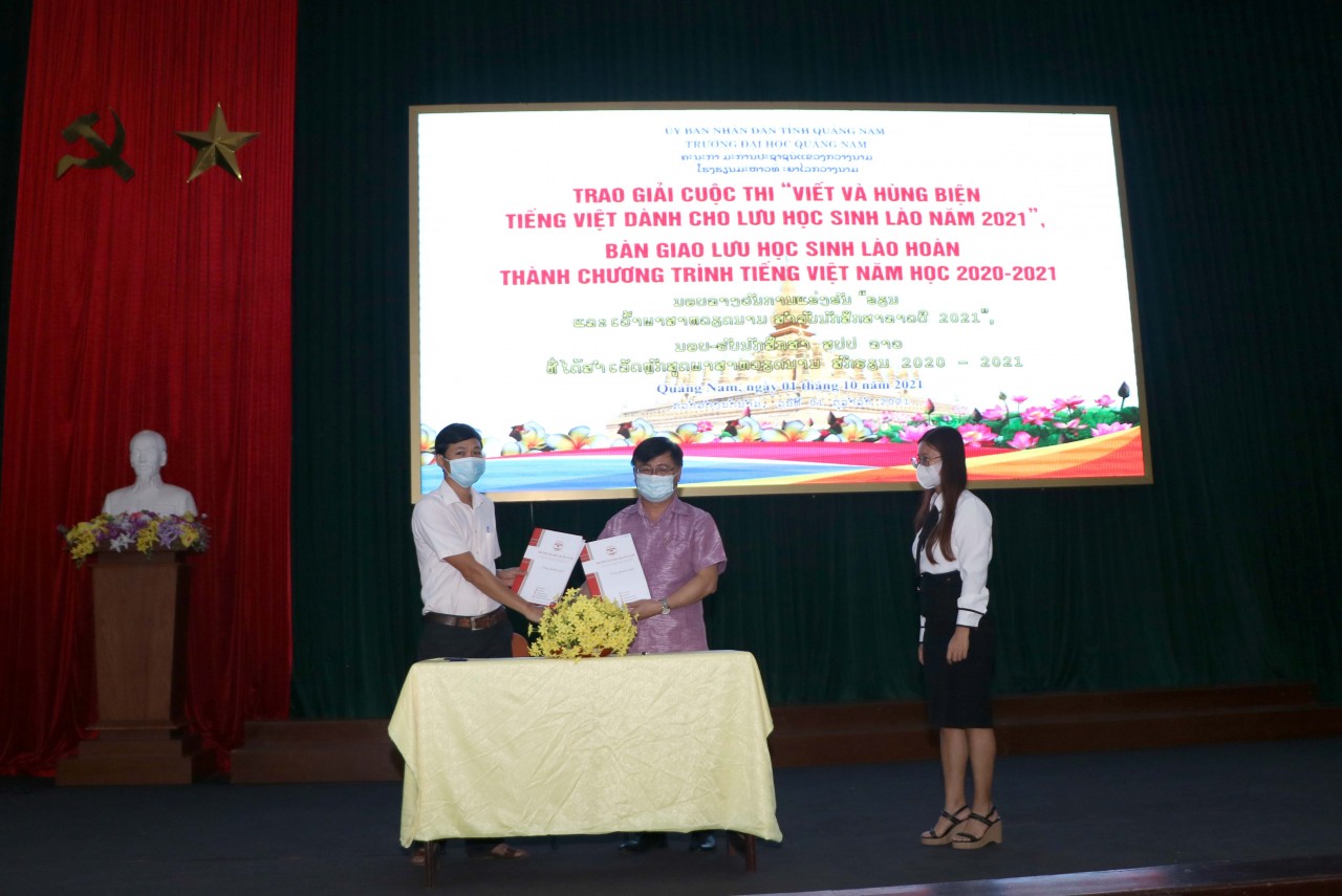 Lưu học sinh Lào Natsa Douangpanya giành giải nhất cuộc thi hùng biện tiếng Việt tại Quảng Nam