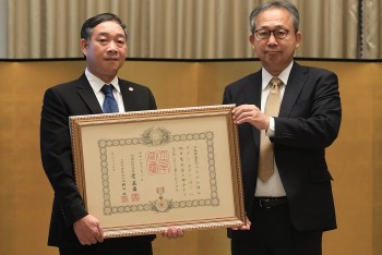 Ông Nguyễn Hoàng Long nhận huân chương "Mặt trời mọc, tia Vàng và Bạc” của nhà nước Nhật Bản