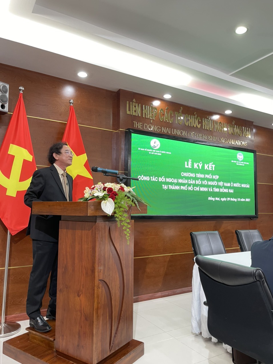 DUFO và Ủy ban về NVNONN TP Hồ Chí Minh ký kết chương trình về công tác đối ngoại nhân dân