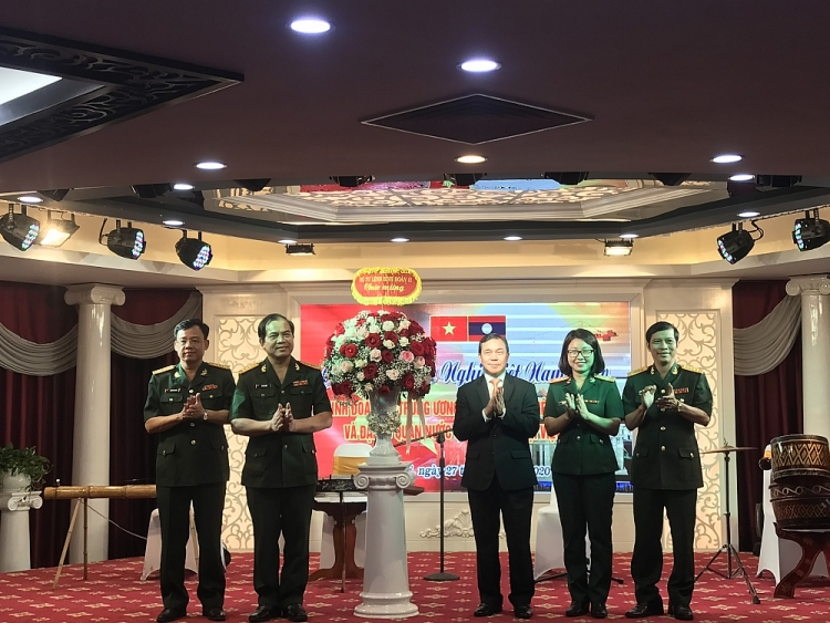 Gặp gỡ hữu nghị Việt Nam-Lào tại Binh đoàn 11: Ôn kỉ niệm, quyết tâm xây tiếp tình hữu nghị hai nước