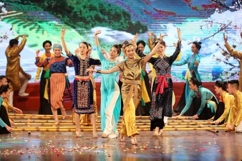 Giới thiệu các điệu múa dân tộc Việt Nam và Thái Lan tới công chúng hai nước