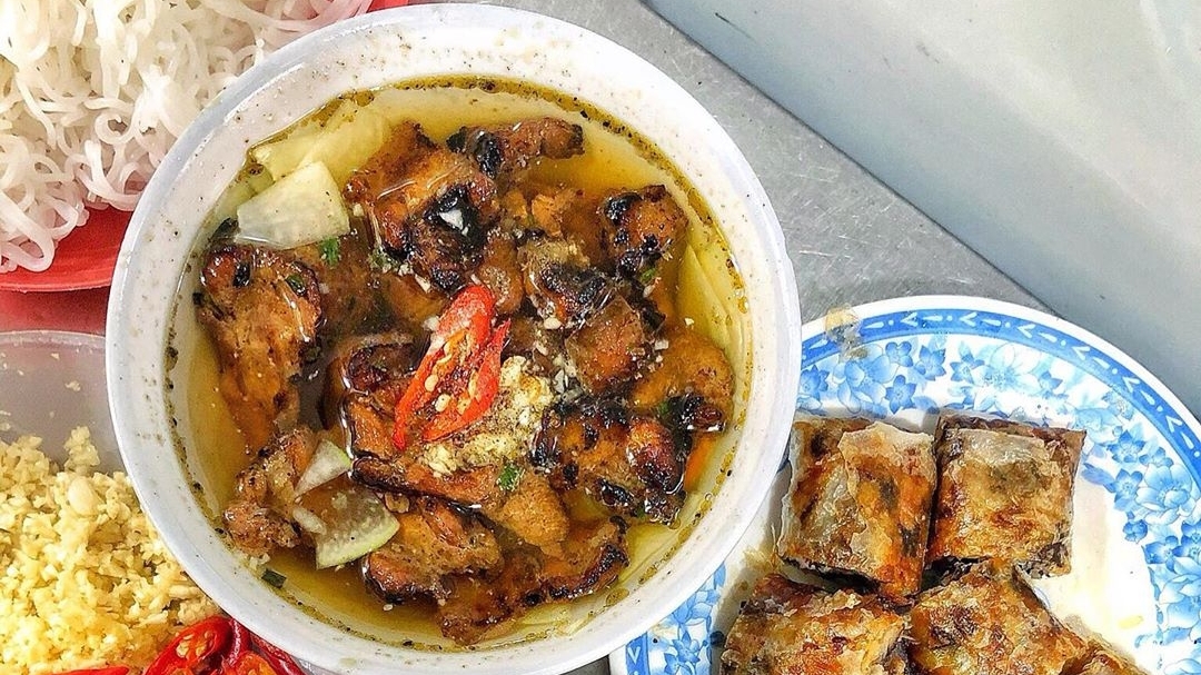 pho chua bun cha va nhung mon an bieu tuong cua cac diem du lich noi tieng viet nam