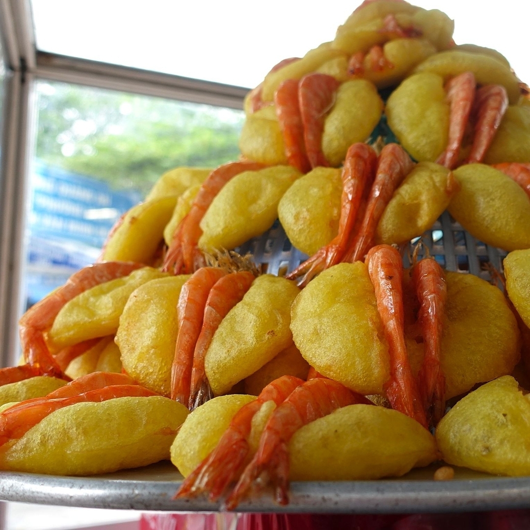 nem nuong nha trang va nhung mon an gan lien voi dia danh noi tieng cua viet nam