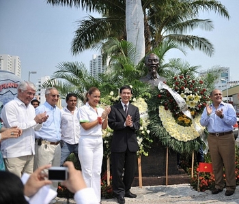 virgilio caballero song hay chet deu huong ve xu viet