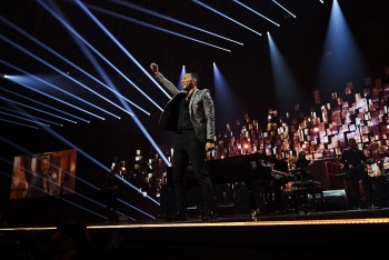 huyen thoai am nhac my john legend sap den viet nam bieu dien tai le trao giai vinfuture