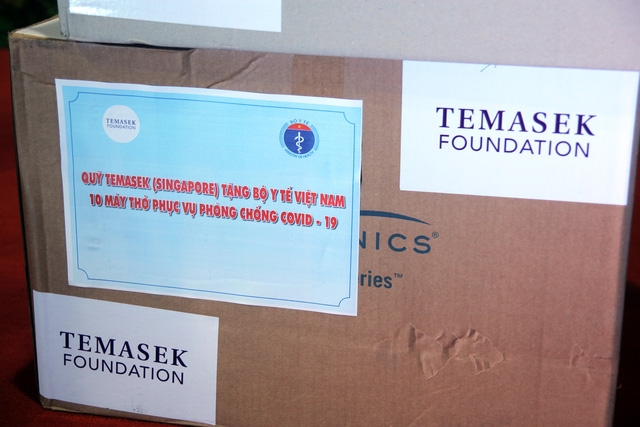 Quỹ Temasek (Singapore) tặng 10 máy trợ thở cho 5 bệnh viện của Việt Nam