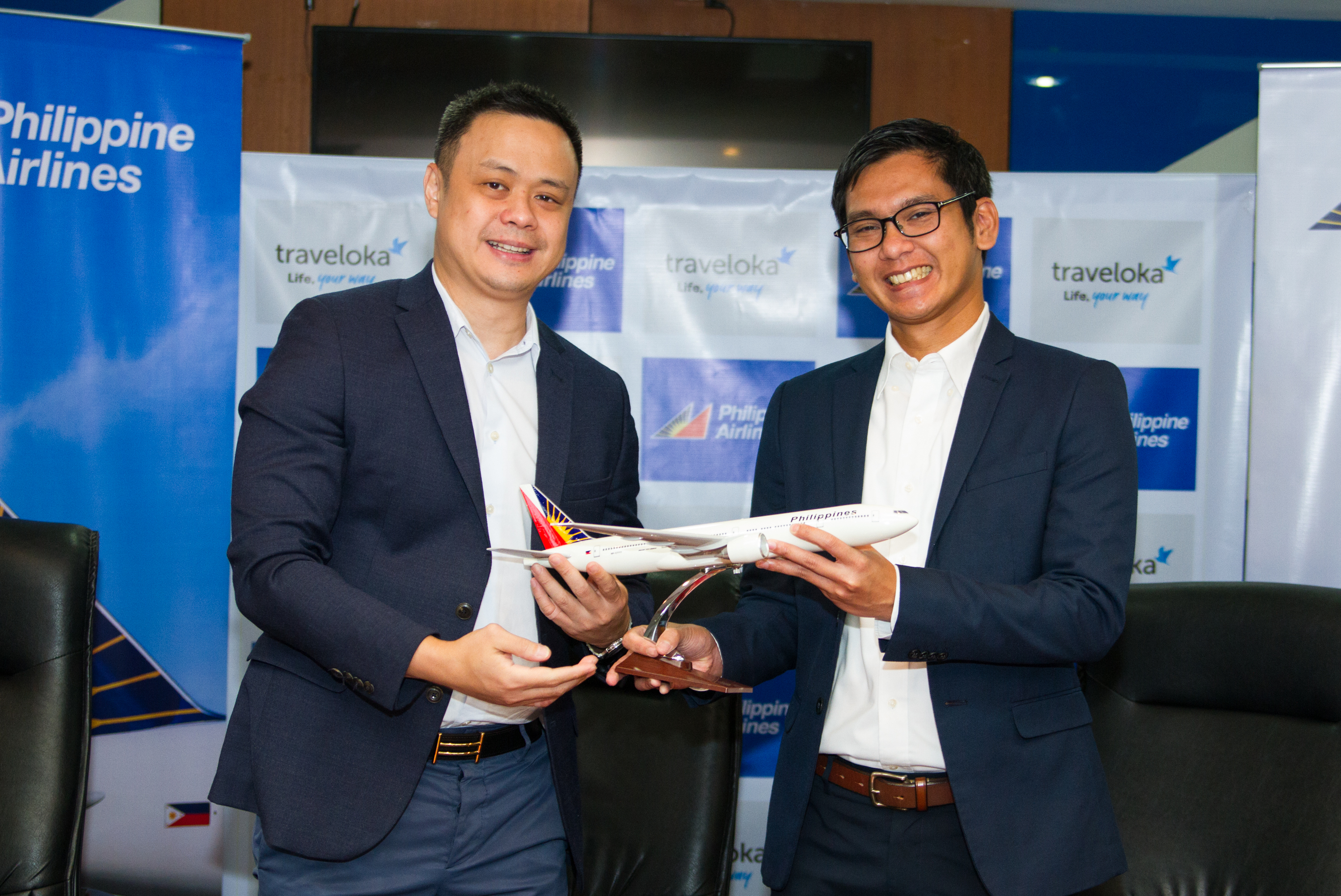 (L-R) Captain Stanley K. Ng, President & COO of Philippine Airlines and Iko Putera, CEO of Transport, Traveloka