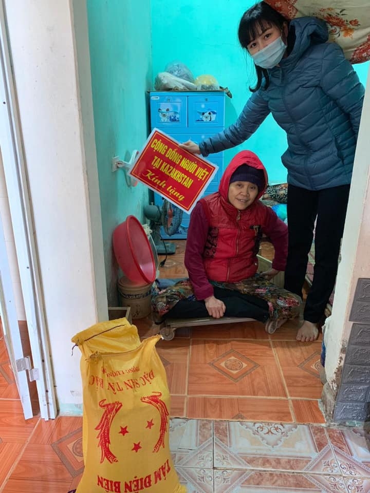 Người Việt tại Kazakhstan hỗ trợ hàng tấn gạo cho người nghèo thành thị chống COVID-19