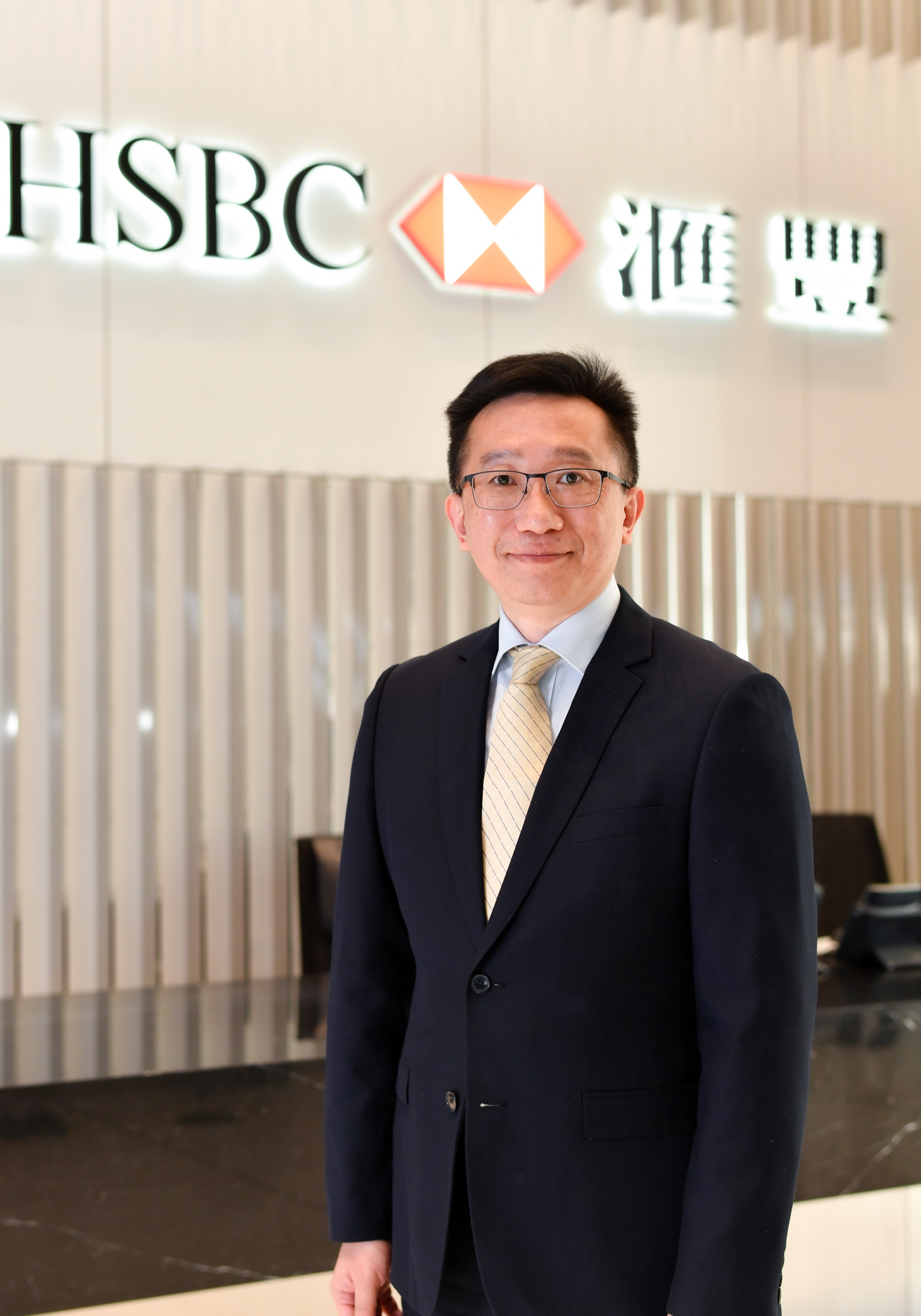 Tak Fong Lo, Head of Pensions, Hong Kong, HSBC believes a sustainable investment strategy not only fulfills social responsibility, but also helps MPF members achieve long-term returns. (Pictures are for reference and illustration only, and should not be regarded as investment recommendation and advice)