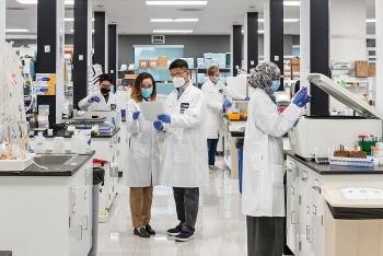 Vingroup nhận chuyển giao độc quyền công nghệ sản xuất vắc xin Mrna phòng Covid-19 tại Việt Nam Vingroup nhận chuyển giao độc quyền công nghệ sản xuất vắc xin Mrna phòng Covid-19 tại Việt Nam