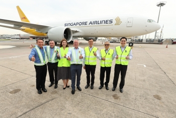 dhl cung singapore airlines khai thac may bay cho hang boeing 777 tu singapore den my voi 3 chuyentuan
