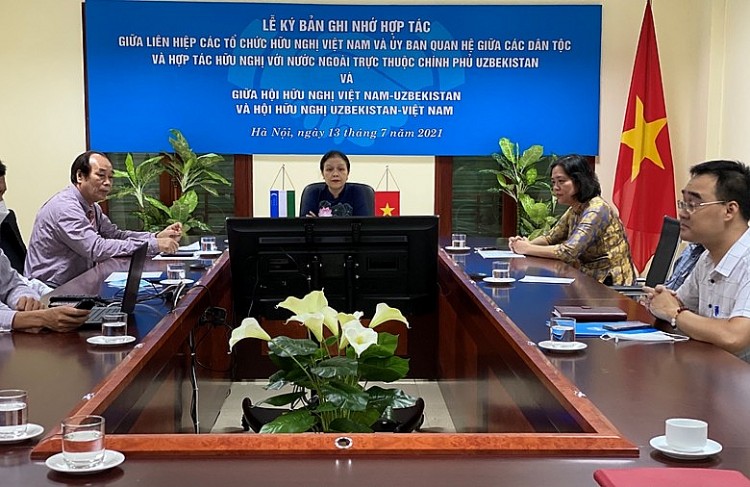 “Đối ngoại nhân dân: Thích ứng chống đại dịch” “Đối ngoại nhân dân: Thích ứng chống đại dịch”
