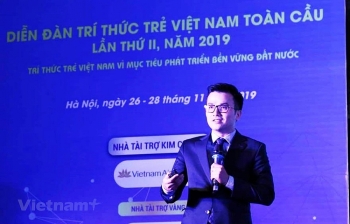 nha khoa hoc viet nam dau tien nhan giai thuong noam chomsky