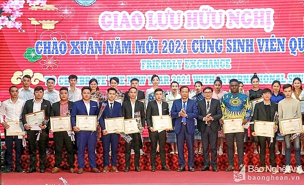 Nghệ An: Giao lưu hữu nghị chào Xuân 2021 cùng sinh viên quốc tế