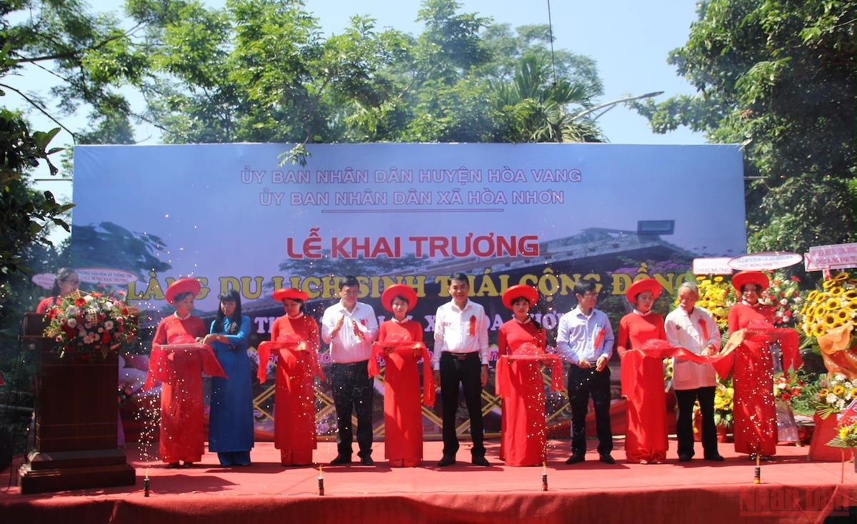 Lễ khai trường làng du lịch sinh thái cộng đồng Thái Lai