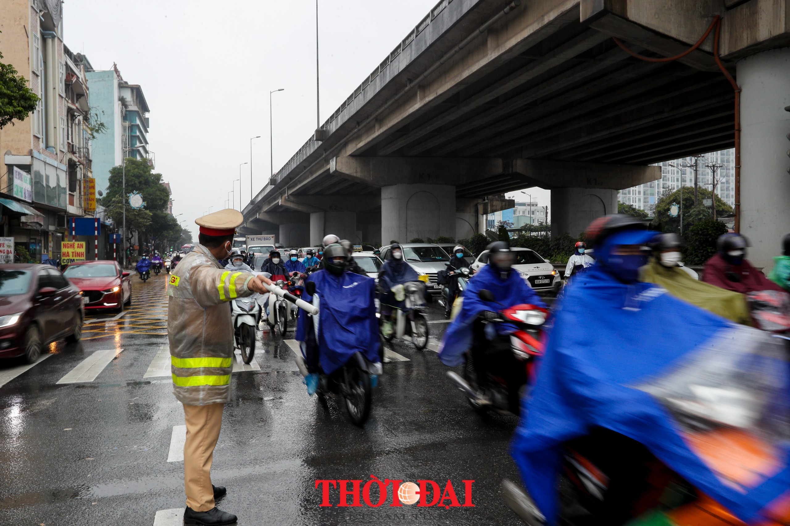 Người dân các tỉnh tấp nập trở lại Thủ đô sau kì nghỉ Tết