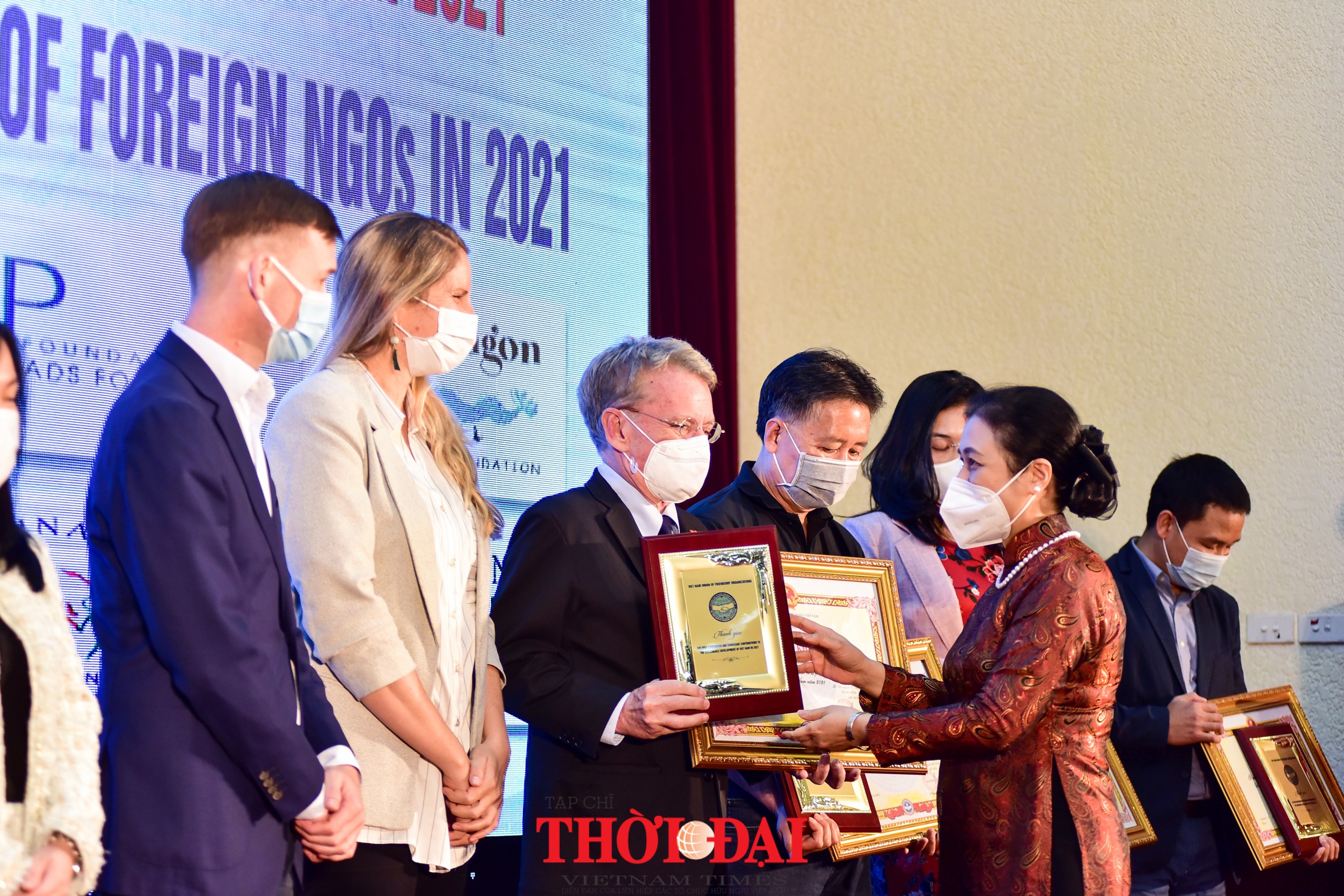 VUFO tặng bằng khen cho 49 tổ chức PCPNN hoạt động nổi bật trong năm 2021
