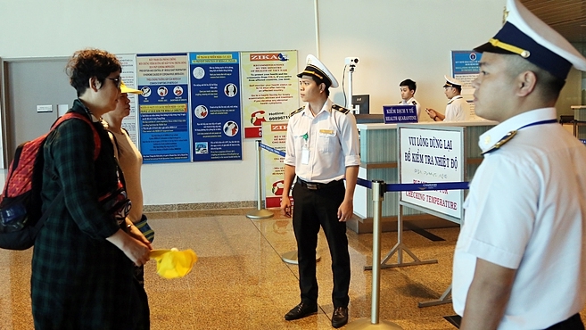 hai du khach trung quoc nghi mac viem phoi la den da nang duoc xuat vien