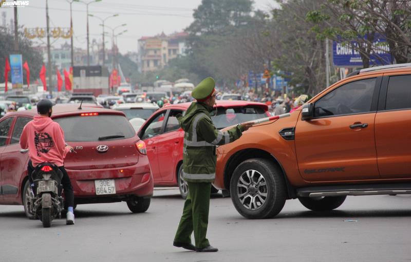 ha noi tac cung moi nga duong vi nguoi dan ve que an tet