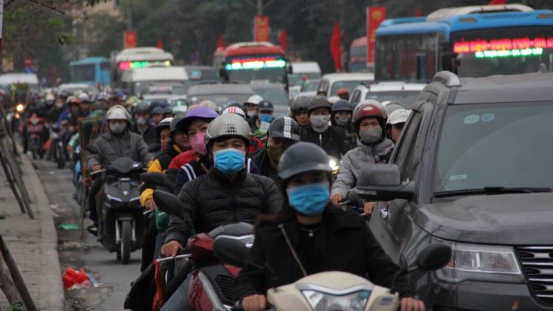 ha noi tac cung moi nga duong vi nguoi dan ve que an tet