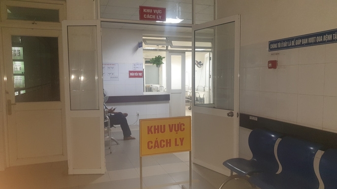 da nang cach ly 10 nguoi bi sot cao khi vua nhap canh
