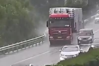 video di vao diem mu xe tai xe 4 cho bi ep dam xuyen ta luy