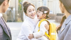 “Hi Bye, Mama” của Kim Tae Hee ngừng quay vì có người nghi nhiễm Covid-19