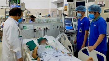benh vien bach mai cuu song benh nhan ngay truoc gio phong toa vi covid 19