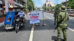 Philippines: thiết quân luật ngăn chặn người dân bỏ qua những quy định về phong tỏa chống COVID-19