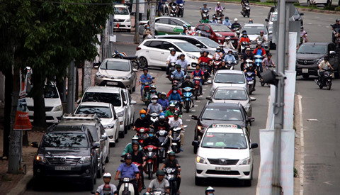 rung be tong tai khu do thi xa hoa tren duong nguyen huu canh