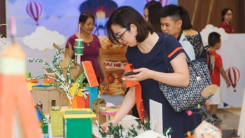 Phụ huynh Hà Nội choáng ngợp bởi lâu đài, biệt thự do con tự “xây” bằng phế liệu