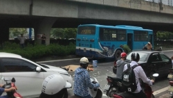 Hà Nội: Va chạm với xe bus, tài xế xe máy tử vong tại chỗ